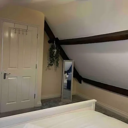 Apartmán 1 Bed Flat, Free Parking, 5 Min Walk To Airbus Bristol