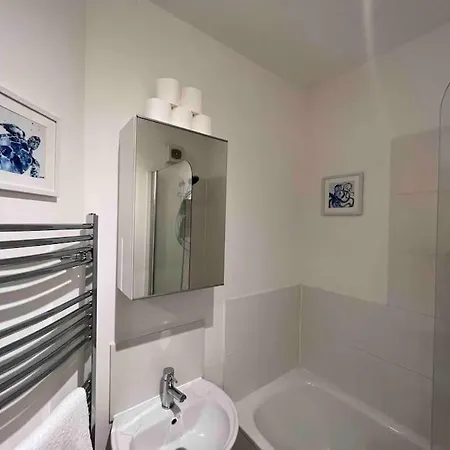 1 Bed Flat, Free Parking, 5 Min Walk To Airbus Apartmán Bristol