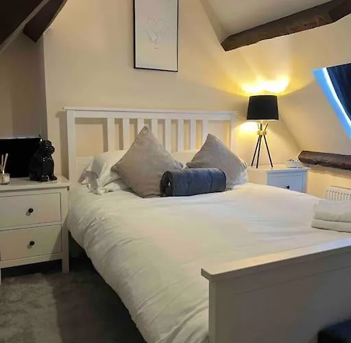 Apartment 1 Bed Flat, Free Parking, 5 Min Walk To Airbus